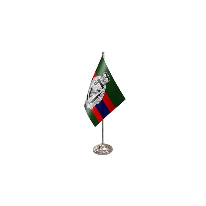 Royal Irish Regiment Satin Table Flag – 9x6in (22.5 x 15 cm)