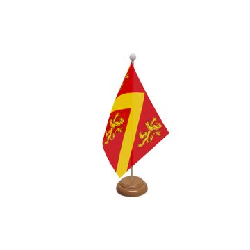 Anglesey Wooden Table Flag – 9x6in (22.5 x 15 cm)