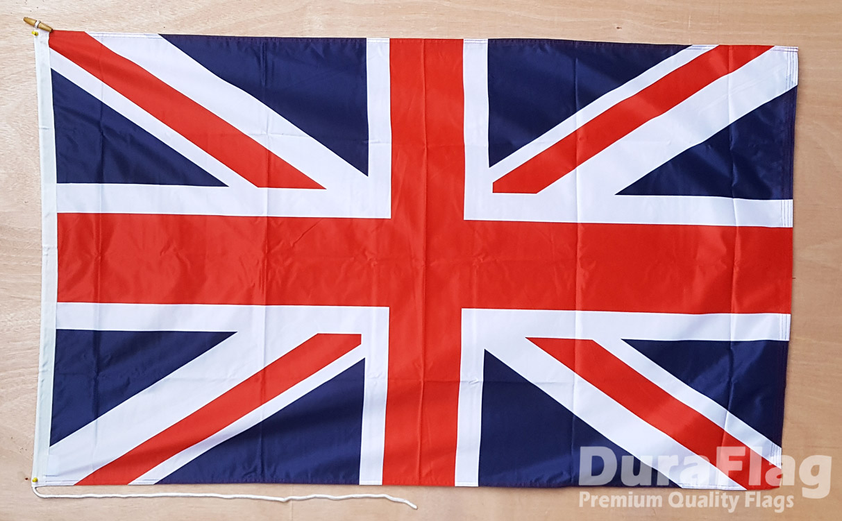 Flag Fittings Explained: Eyelets, Rope and Toggle, Sleeves and Clips